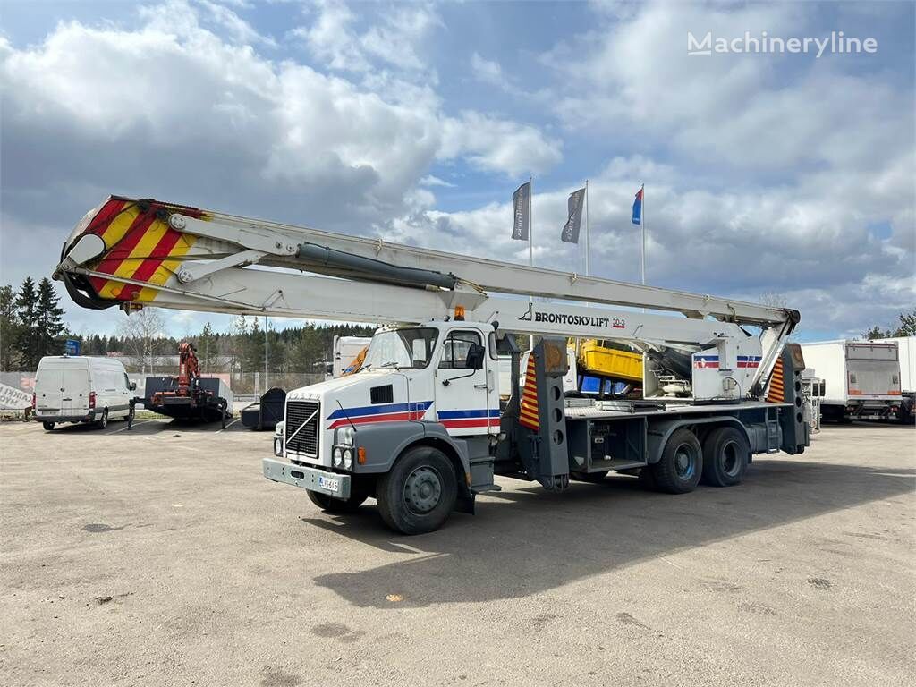 camion nacelle Volvo N12-1-V-6X2