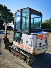 mini-pelle Bobcat 325