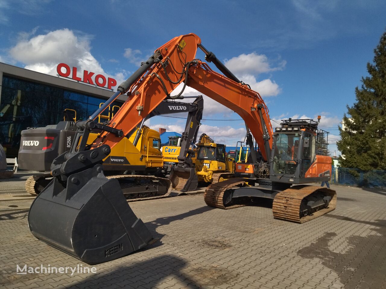 pelle sur chenilles Doosan DX255