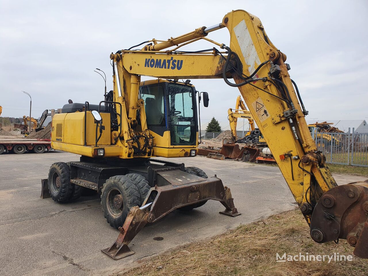 pelle sur pneus Komatsu PW 180-7EO