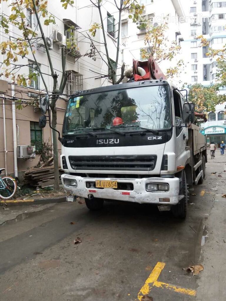 pompe à béton Putzmeister  sur châssis Isuzu CXZ