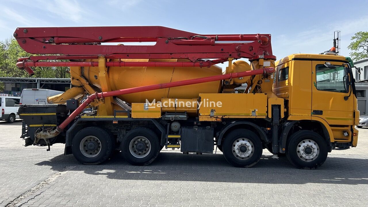 pompe à béton Putzmeister  sur châssis Mercedes-Benz ACTROS 3244 PUTZMEISTER 24m / 8m3